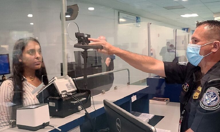 EE. UU. inicia toma de fotos y datos biométricos de extranjeros que entren y salgan del país