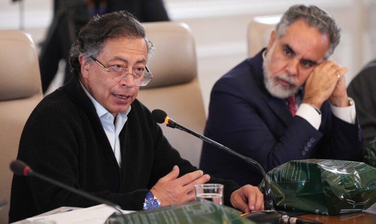 Petro advierte que "vienen vientos de la muerte" tras triunfo de Kast en Chile