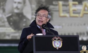 Petro reporta que “lancheros” sobrevivieron a un ataque de EE. UU. en el Pacífico