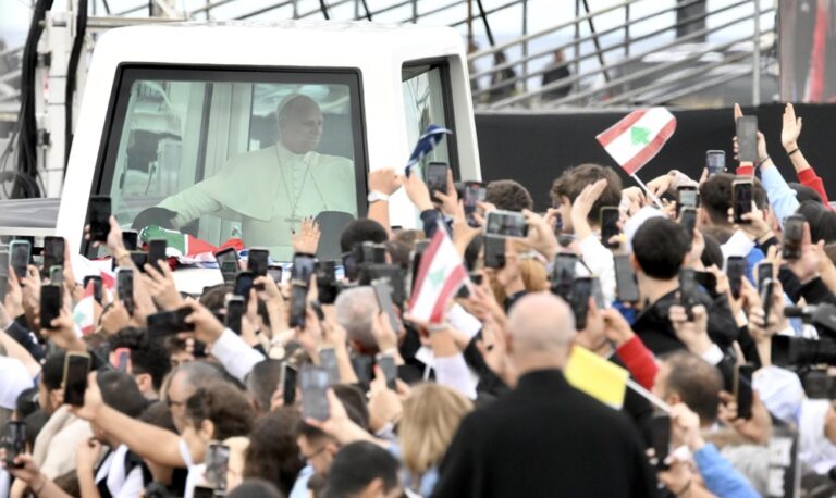 León XIV llama con urgencia en Líbano al cese de ataques y la lucha armada