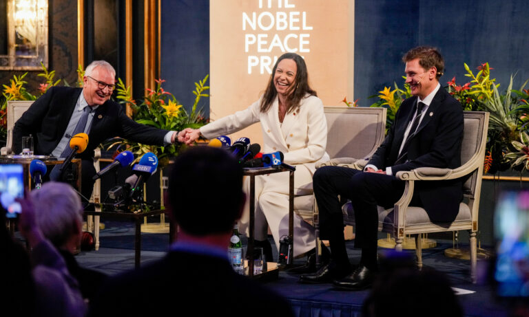 Machado confirma en el Nobel que recibió apoyo de EE. UU. para salir de Venezuela