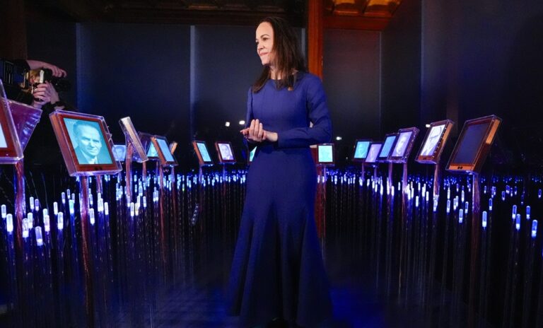 Machado inaugura exposición que le dedica el Centro Nobel