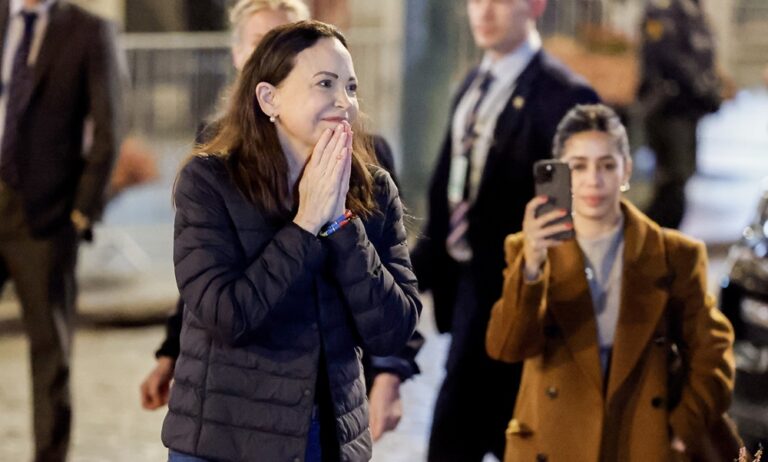 Revelan que Machado sufrió fractura vertebral en su salida hacia Oslo