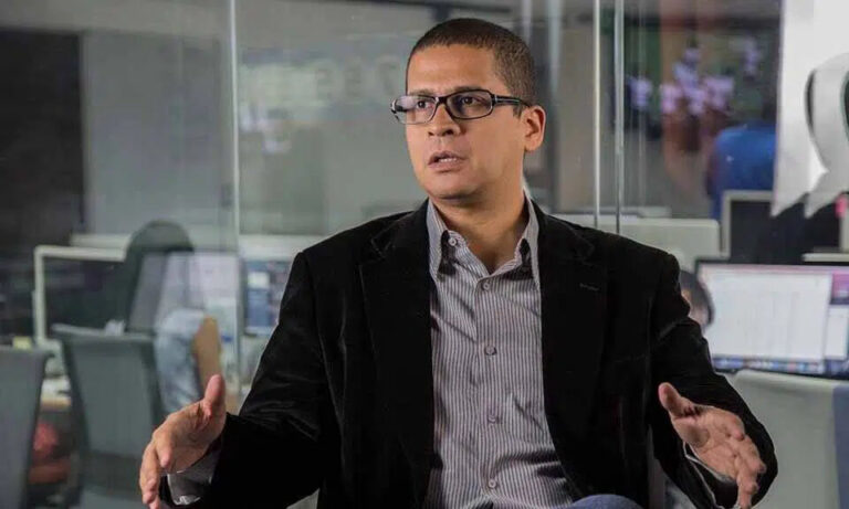 Politólogo Nicmer Evans alerta que el Sebin se lo llevó de su casa