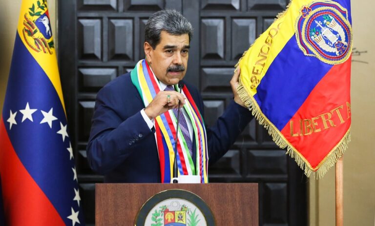 Maduro promete mantener exportación petrolera tras bloqueo de EE. UU.