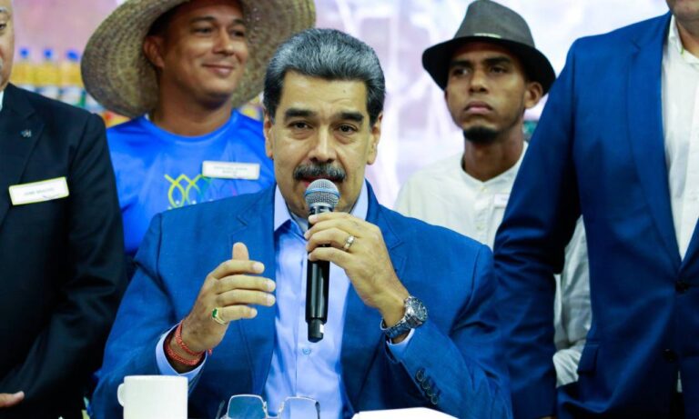 Maduro asegura que "llueva, truene o relampaguee" los contratos con Chevron se cumplirán