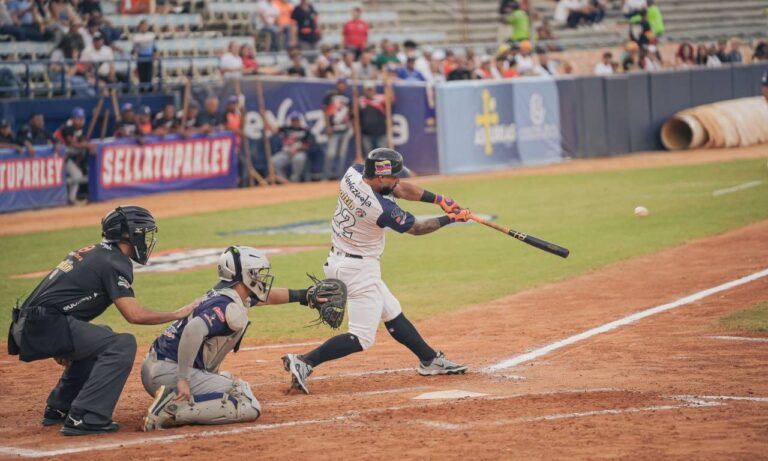 Águilas vence 4-3 a Magallanes y anuncia el debut de Jackson Chourio