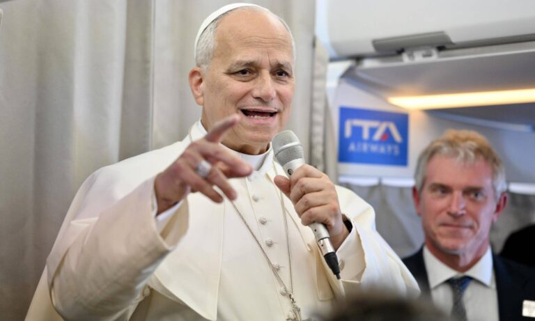 León XIV considera mejor el diálogo y presiones económicas que atacar Venezuela