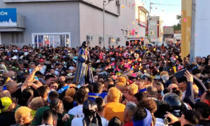 San Benito recorre Cabimas entre tambores y una marea de devotos