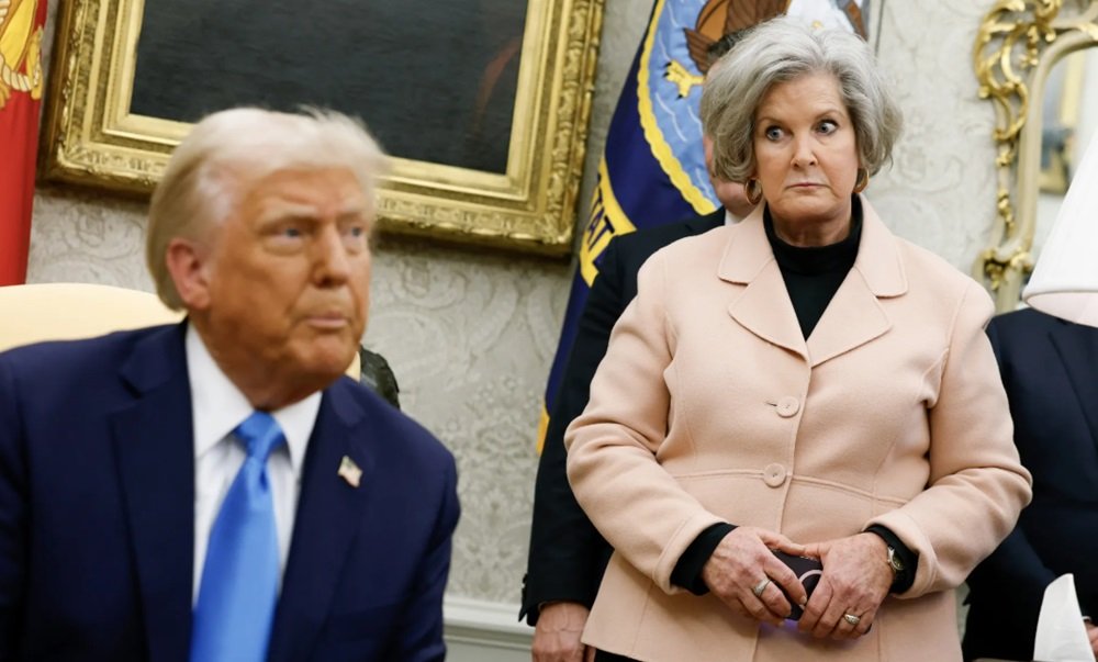 Jefa de gabinete: Trump quiere destruir lanchas hasta que Maduro “se rinda”