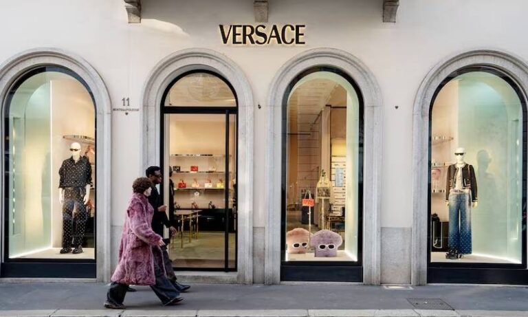 El Grupo Prada completa la compra de su rival Versace