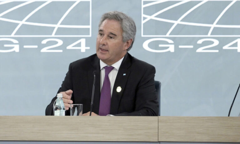 Canciller argentino exige la liberación de Nahuel Gallo y denuncia desaparición forzada