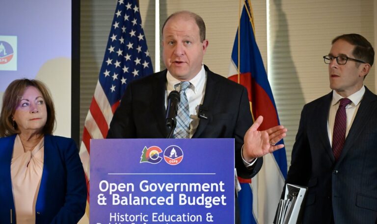 Trump acusa al gobernador de Colorado de estar “controlado” por el “Tren de Aragua”