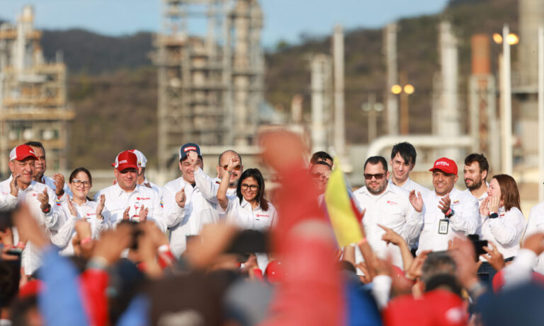 Delcy Rodríguez dice que el país debe convertirse en una potencia petrolera