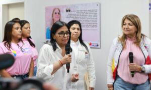 Delcy Rodríguez dice que el “cara a cara” con EE. UU. será por la vía diplomática