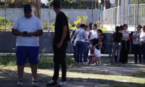 Familias cumplen 24 horas de suspenso tras aviso de liberación de “presos políticos”