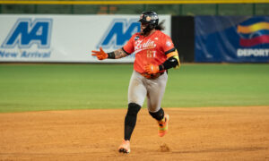 Águilas divide la serie ante Caribes tras caer 8-1 en el “Chico” Carrasquel