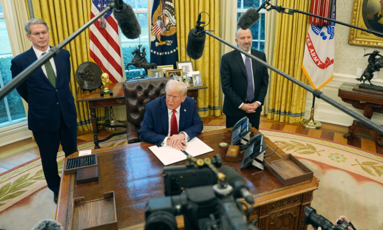 Trump afirma que EE. UU. tomó el petróleo de siete tanqueros venezolanos incautados