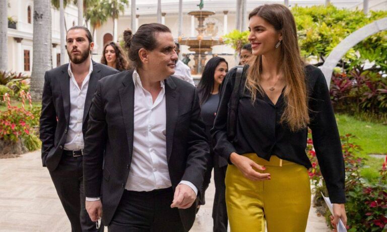 Deportan a Camilla Fabri junto con sus hijos a Italia