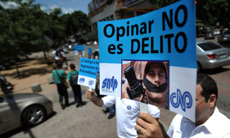 Reportan detención de al menos 8 trabajadores de la prensa en Caracas
