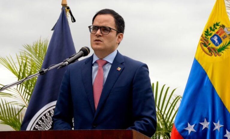 Rodríguez nombra como vicepresidente de economía al zuliano Calixto Ortega, expresidente del BCV