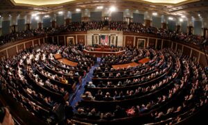 CNN: Cámara de Representantes de EE. UU rechaza resolución para limitar ataques en Venezuela