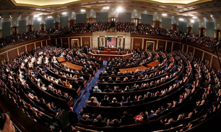 CNN: Cámara de Representantes de EE. UU rechaza resolución para limitar ataques en Venezuela