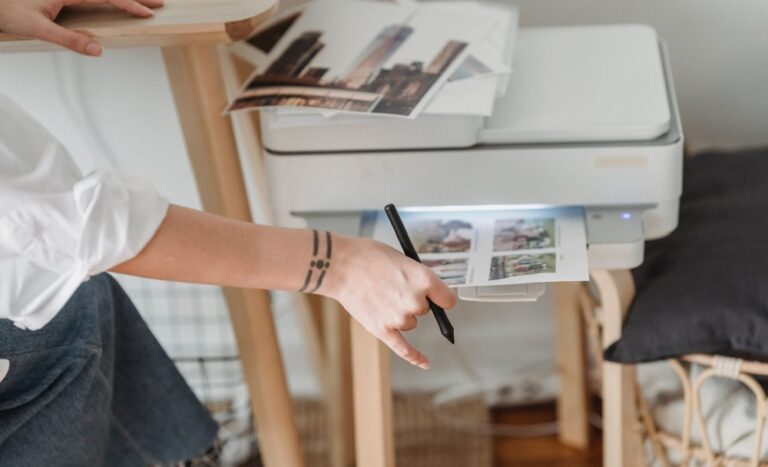 Cómo la nube convierte a la impresora láser en un gestor de documentos automático
