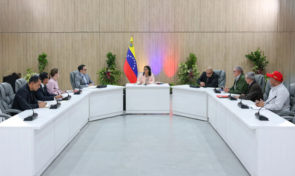 Delcy Rodríguez advierte que “no hay agente externo que gobierne” al país