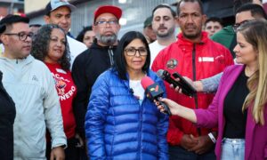 Rodríguez decreta 7 días de duelo en honor a “jóvenes mártires” que defendieron a Maduro