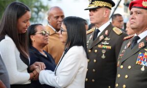 Gobierno asciende y condecora a los militares que murieron en ataque de EE. UU.