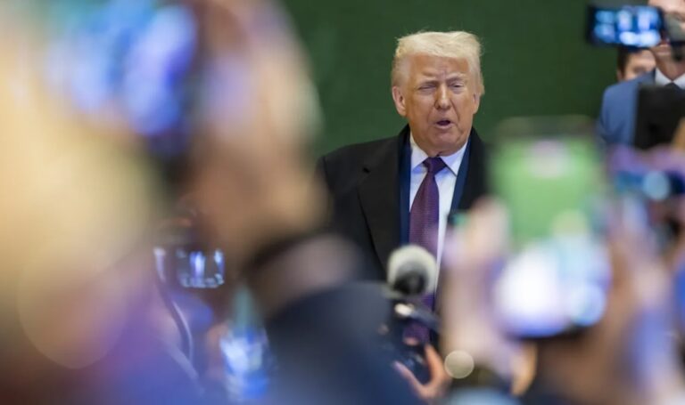 Trump asegura que EE. UU. tiene una “flota enorme” dirigiéndose a aguas cercanas a Irán