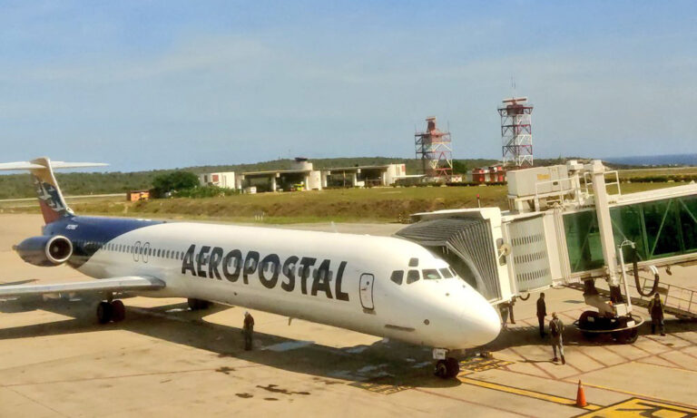 Aerolíneas nacionales retoman sus operaciones este domingo