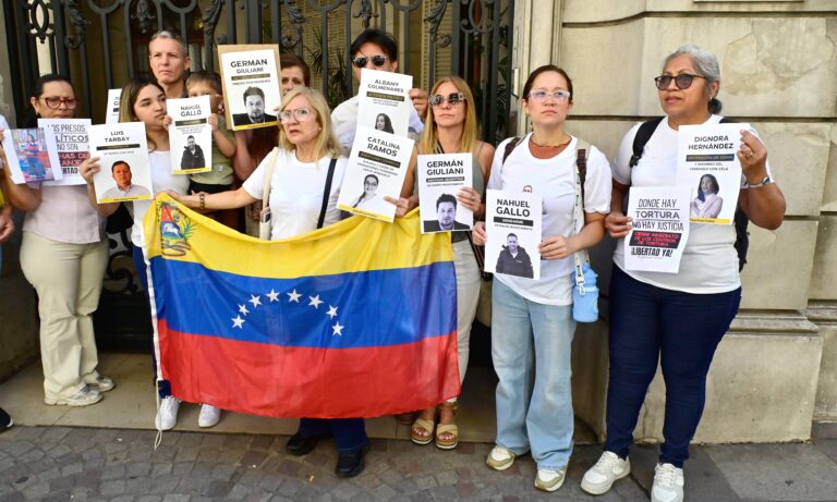 Familiares de argentinos detenidos en Venezuela solicitan intermediación del Vaticano