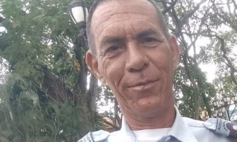 Fiscal general asegura que policía detenido murió de un paro cardíaco