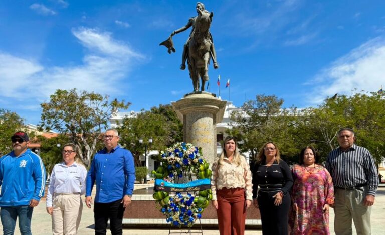 Zulia enaltece la labor docente con actos solemnes por el Día del Maestro en Maracaibo