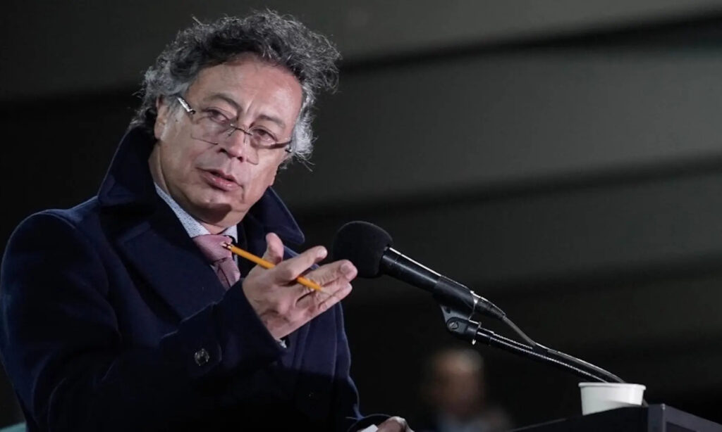 Petro asevera que EE. UU. “secuestró a Maduro” para “quedarse con el petróleo”