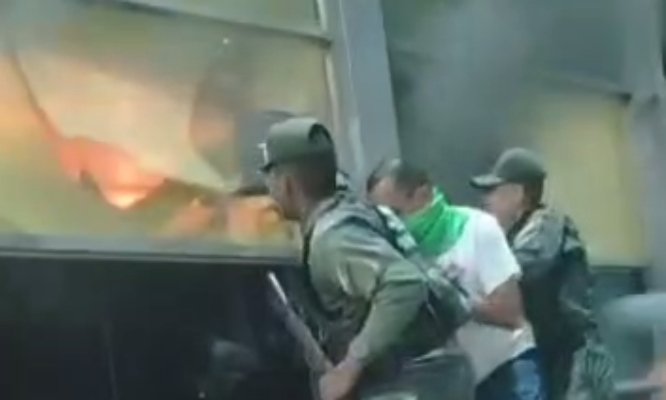 Controlan conato de incendio en la sede principal del CNE en Plaza Caracas