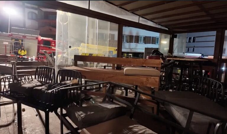 Bengalas en botellas de champán es el origen más creíble del incendio en bar suizo