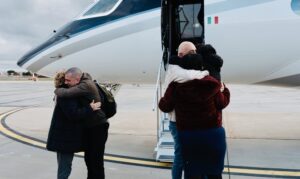 Italianos Alberto Trentini y Mario Burlò regresan a su país tras ser excarcelados de Venezuela