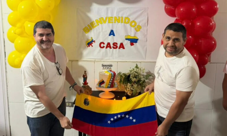 Leandro Palmar y Belises Cubillán vuelven a Maracaibo tras ser excarcelados