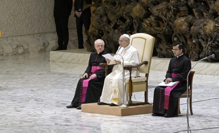 León XIV llama a las naciones a estar siempre alerta para evitar el “horror del genocidio”