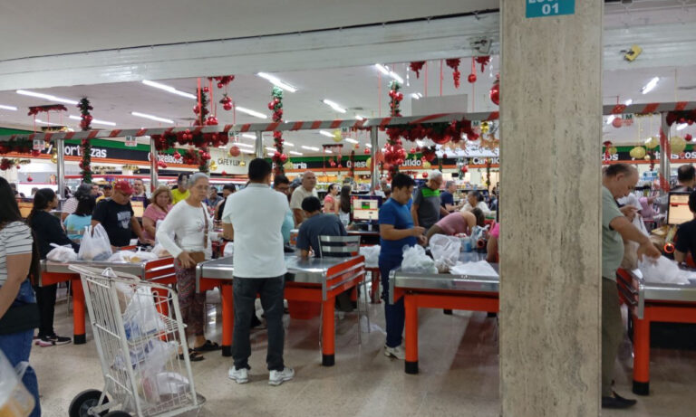 Marabinos llenan supermercados con “compras de emergencia” tras ataque de EE. UU.