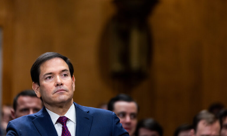 Marco Rubio asevera que EE. UU. y Venezuela “están mejor con Maduro bajo audiencia”