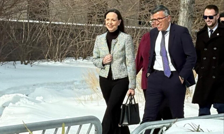 Machado llega al Departamento de Estado para reunirse con Marco Rubio