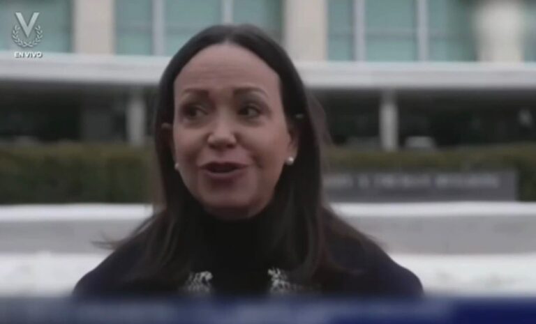 Cabello advierte a Venevisión tras pase en vivo con Machado