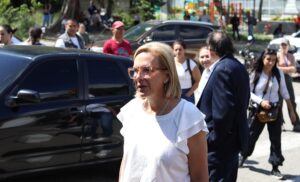 Hija de González Urrutia revela que pudo ver a su esposo, Rafael Tudares