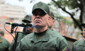 Padrino López considera que “el honor y la dignidad” de la Fanb “están intactos”