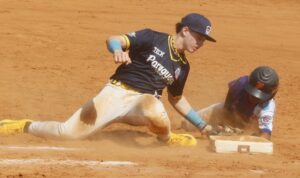 Al terreno para la ronda eliminatoria senior de Pequeñas Ligas