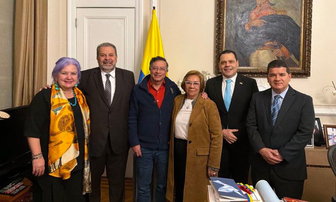Petro se reúne con diputados de la “Alianza Democrática” de la AN